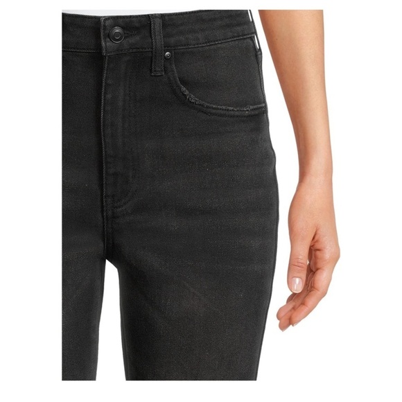 ✨NEW✨ No boundaries super high rise girlfriend jeans - Picture 2 of 12